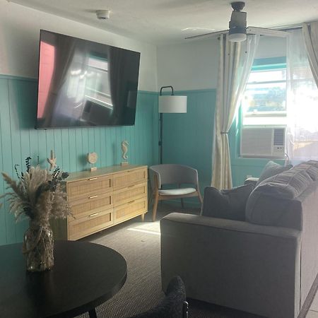 Oasis Palms Resort 세인트피트비치 외부 사진