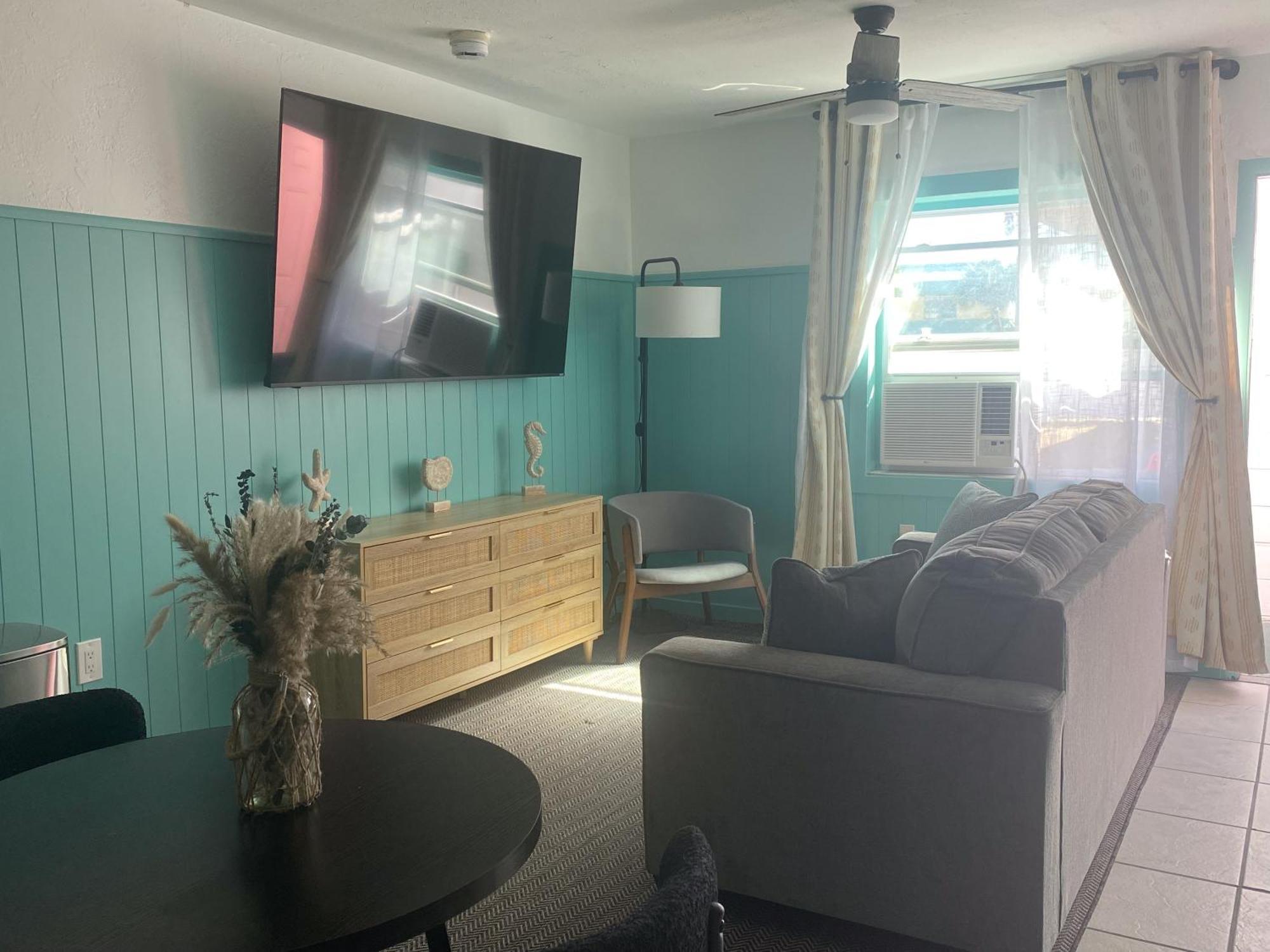 Oasis Palms Resort 세인트피트비치 외부 사진