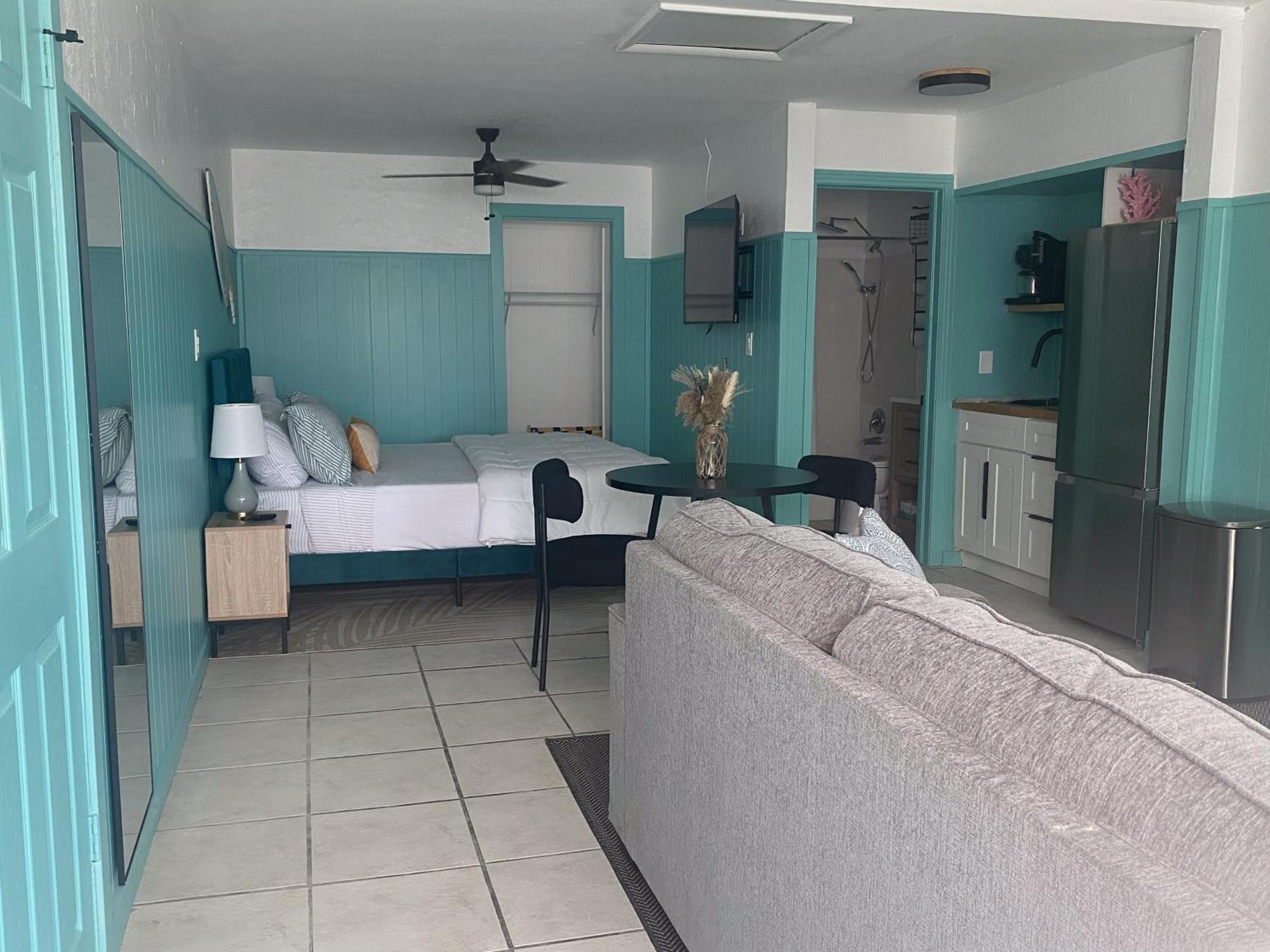 Oasis Palms Resort 세인트피트비치 외부 사진